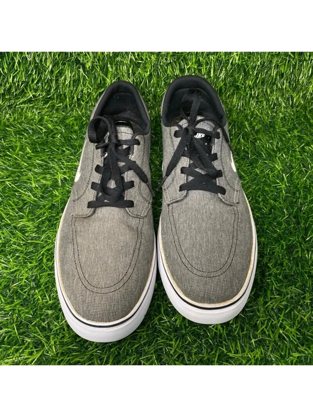 Nike SB Sneakers 729825-011 Men's 13 Charcoal Gray Low Top Skate Shoes 2219